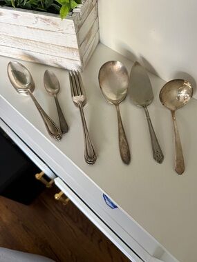 Variety of Oneida Community Silver Plated Spoons Fork Dinner  & Serving Pieces